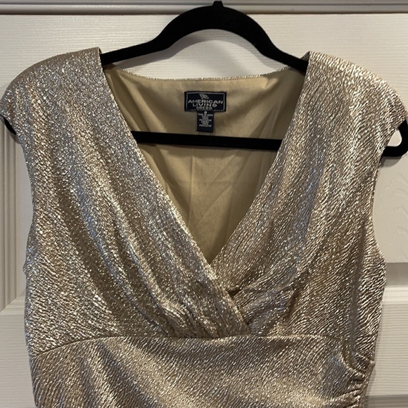 Great gold dress with shoulder pads size 8 - Picture 3 of 7